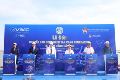 Cụm cảng Cần Thơ tái khởi động đón tàu container tải trọng lớn