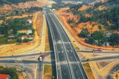 Đẩy nhanh tiến độ các dự án đường bộ cao tốc quan trọng quốc gia