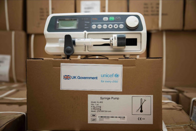 Anh và UNICEF hỗ trợ 600.000 USD trang thiết bị y tế cho Việt Nam