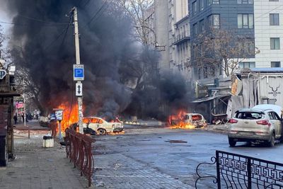 Lưới điện của Ukraine tê liệt sau loạt không kích lớn nhất của Nga 
