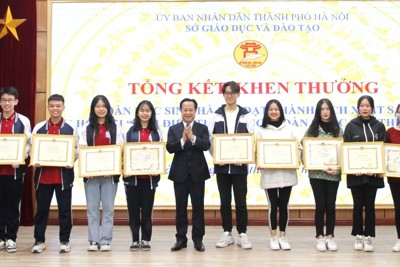 Khen thưởng thành tích xuất sắc tại Hội thi “Giai điệu tuổi hồng” toàn quốc 2022