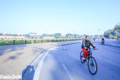 Hà Nội: Đường phố vắng vẻ, bình yên sáng mùng 1 Tết Dương lịch 2023