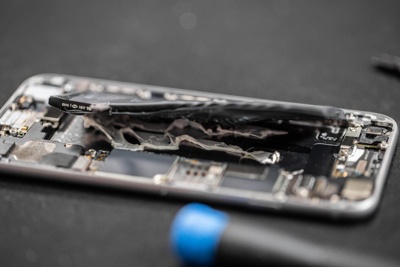 Tin tức công nghệ ngày 03/01: Apple tăng giá thay pin cho iPhone