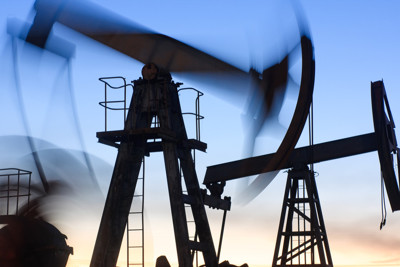 Giá dầu thế giới bình ổn trở lại sau một thời gian sụt giảm