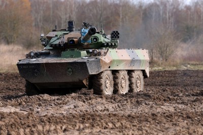 Pháp trở thành nước đầu tiên gửi xe tăng chiến đấu cho Ukraine