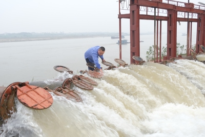 Hàng ngàn héc-ta sản xuất vụ Xuân 2023 của Hà Nội đã có nước 