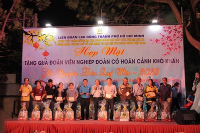 Liên đoàn Lao động TP Hồ Chí Minh lo Tết cho công nhân nghèo