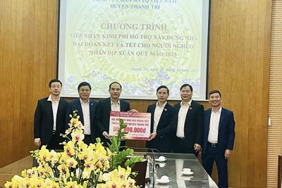 ĐBQH Đoàn TP Hà Nội trao kinh phí hỗ trợ hộ cận nghèo huyện Thanh Trì