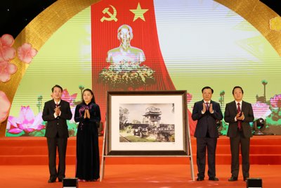 Bí thư Thành ủy Hà Nội chúc Tết Đảng bộ và Nhân dân tỉnh Ninh Bình