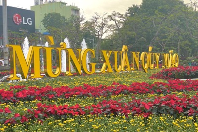 Hải Phòng: Trang hoàng rực rỡ đón xuân năm mới 2023