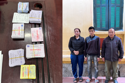 Phá "ổ nhóm" mua bán tem vé giả cước phí đường bộ ở Thanh Trì