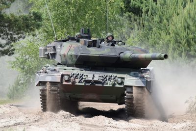 Đức sẽ cung cấp xe tăng chủ lực cho Ukraine? 