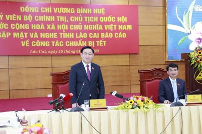 Chủ tịch Quốc hội Vương Đình Huệ thăm làm việc, chúc Tết tại Lào Cai