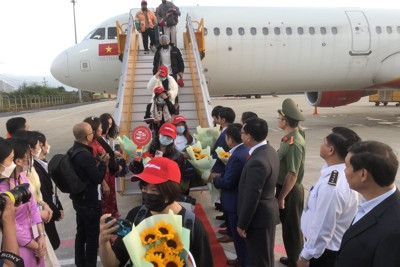Nối lại đường bay, hàng nghìn khách Trung Quốc trở lại Nha Trang