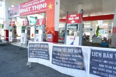 Vì sao nhiều cửa hàng ở TP Hồ Chí Minh ngưng bán xăng, dầu? 