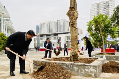 Quận Thanh Xuân phát động Tết trồng cây Xuân Quý Mão