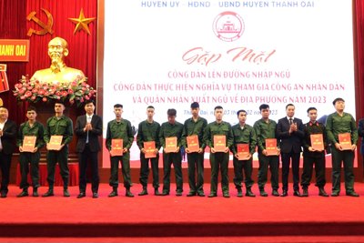 Huyện Thanh Oai gặp gỡ tân binh lên đường nhập ngũ năm 2023 