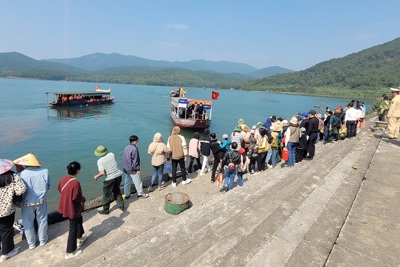Hà Tĩnh: Đón 17 vạn lượt khách đến tham quan, du lịch đầu Xuân mới