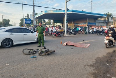 Tai nạn giao thông hôm nay (7/2/2023): Đâm xe tải ben, người đi xe đạp chết