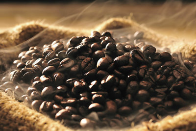 Giá cà phê hôm nay 8/2: 2 sàn tiếp tục tăng, trong nước vượt 43.000 đồng/kg