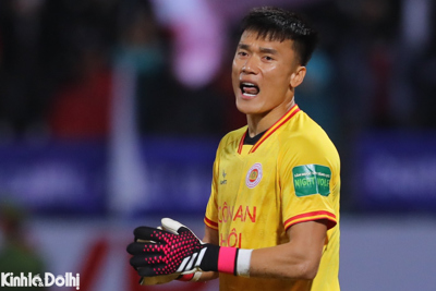 Tiến Dũng mắc sai lầm, Văn Quyết giúp Hà Nội FC đánh bại CA Hà Nội