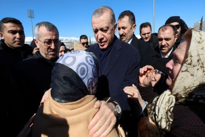 Hơn 12.000 người thiệt mạng, ông Erdogan thừa nhận cứu hộ  ban đầu trục trặc