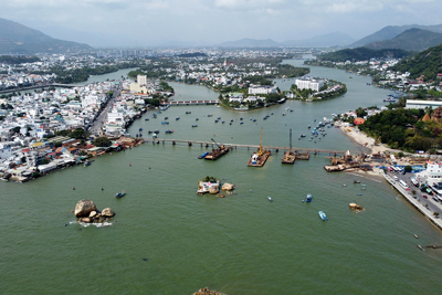 Khánh Hòa: Cầu Xóm Bóng chậm tiến độ so với kế hoạch khoảng 30%