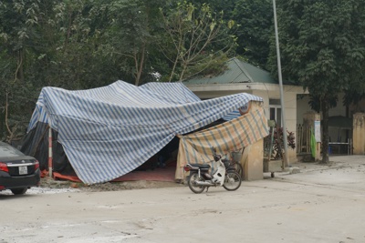 Người dân lý giải nguyên nhân lập lán chặn xe rác Khu xử lý Xuân Sơn