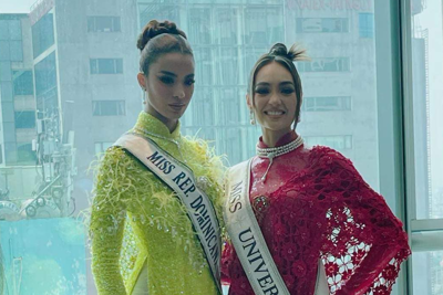 Hoa hậu Hoàn vũ Miss Universe kiêu sa trong tà áo dài Việt Nam