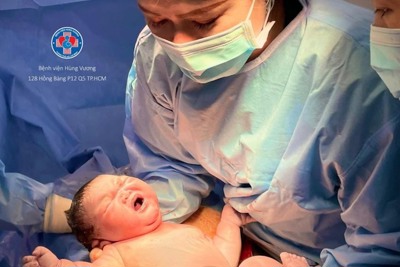 TP Hồ Chí Minh: Bé trai nặng gần 5,8kg mới chào đời