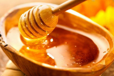 Thường xuyên uống mật ong pha nước ấm vào buổi sáng có tốt không?