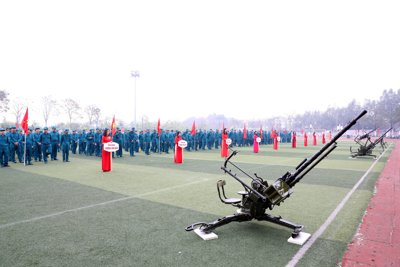 Quận Hoàng Mai: Đảm bảo huấn luyện trên 85% quân số đạt khá, giỏi