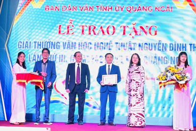 Trao giải thưởng văn học nghệ thuật Nguyễn Đình Thi cho 3 nhạc sĩ miền Trung