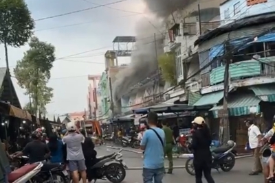 Đồng Tháp: Nghi nổ xe máy, cháy cửa hàng ở chợ Sa Đéc