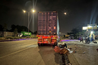 Tai nạn giao thông ngày 15/3/2023: Tông đuôi container đang dừng, nam thanh niên tử vong