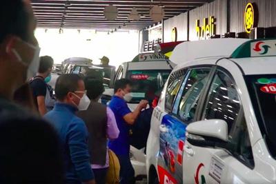 Từ ngày 1/4, taxi đón khách ở sân bay Tân Sơn Nhất trả phí theo lượt