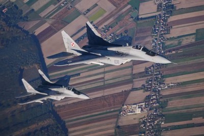 Thành viên NATO đầu tiên cung cấp máy bay chiến đấu cho Ukraine