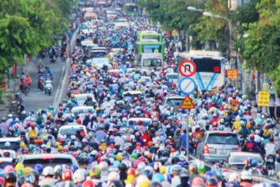 TP Hồ Chí Minh đóng cầu vượt Hoàng Hoa Thám theo giờ nhưng vẫn kẹt xe