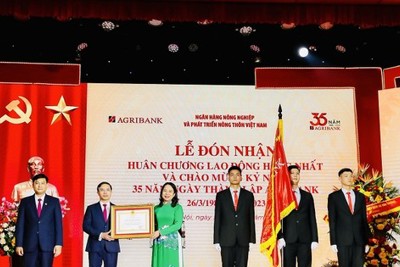 Agribank đón nhận Huân chương Lao động hạng Nhất 