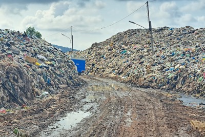 Phú Quốc: Bãi rác tạm thành... núi rác
