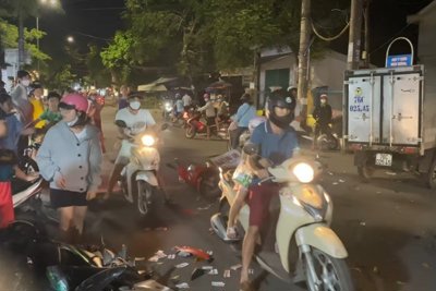 Quảng Ngãi: Tai nạn giao thông liên hoàn trước cổng trường học