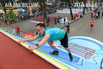 Hà Nội: Hơn 2.000 người tham gia “Đường đua bùng sức sống” của AIA Việt Nam