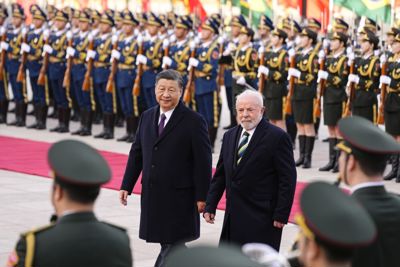 Cơn lốc ngoại giao đến Trung Quốc và thông điệp cho Mỹ