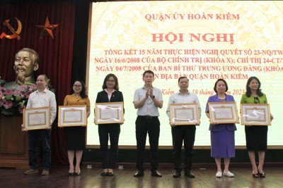 Hoàn Kiếm quan tâm phát triển lĩnh vực văn học nghệ thuật và nền đông y