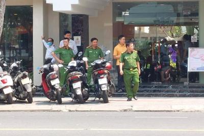 Hiện trường tên cướp cầm súng cướp ngân hàng ở Đà Nẵng