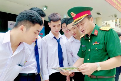 Huyện Thanh Trì: Tư vấn tuyển sinh vào các trường trong quân đội
