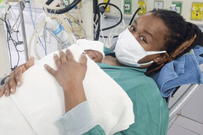 Cứu sống trẻ sơ sinh người Kenya nặng 800gr bị viêm ruột, nhiễm khuẩn nặng