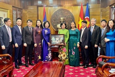 Đoàn đại biểu thành phố Hà Nội kết thúc tốt đẹp chuyến công tác tại Lào
