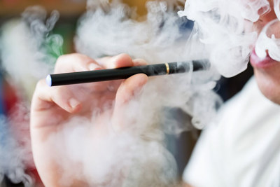 Nhiều học sinh cấp cứu vì bị ngộ độc nicotine có trong thuốc lá điện tử