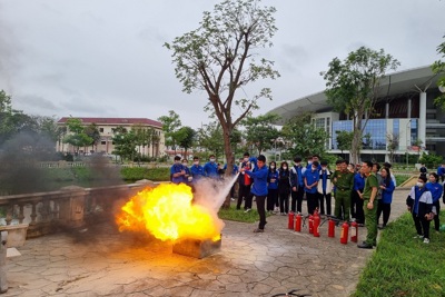 Huyện Đông Anh: Tập huấn về phòng cháy chữa cháy cho gần 300 đoàn viên